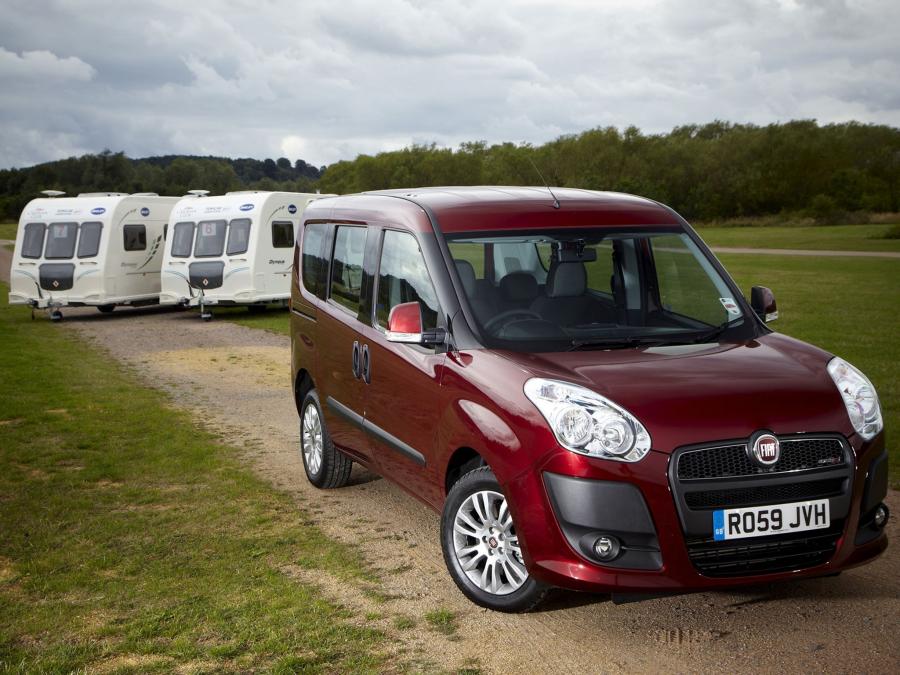  Fiat Doblo 2010 года  (UK) (фото 14 из 16)